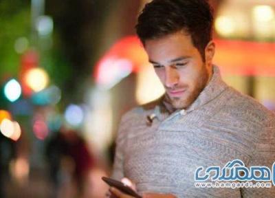 عوارض کار کردن با گوشی برای گردن