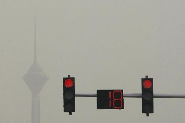 آلودگی هوای تهران خط قرمز را رد نموده است!